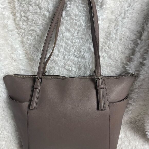 Michael Kors Jet Set Safiano Gray leather tote Silver tone hardwares & l… - Picture 5 of 16